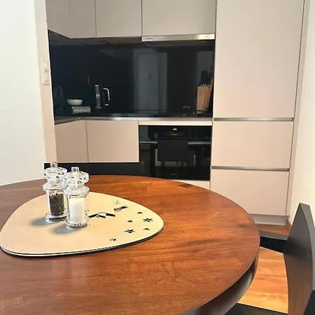 Wonderful Cosy In דירה